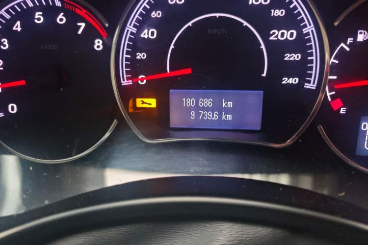 Used Renault Koleos 2012 2.5L Two-Wheel Drive Comfort Edition with Navigation Odometer Close Up