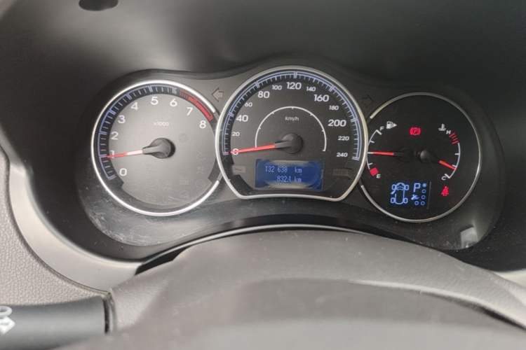 Used Renault Koleos 2012 2.5 Two-Wheel Drive Urban Edition Odometer Close Up