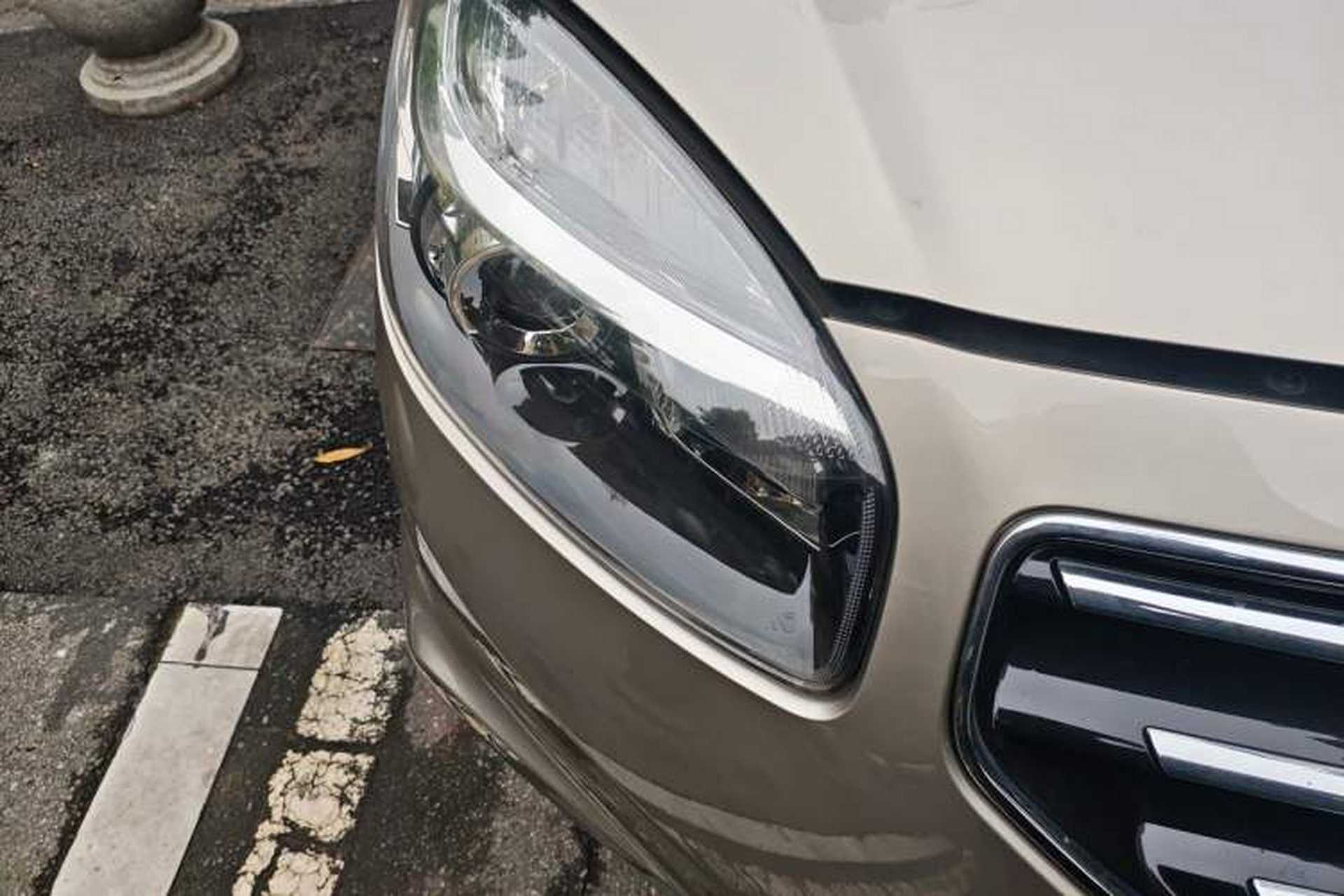 Used Renault Koleos 2012 2.5L 4x4 Comfort Edition with Navigation Right Front Headlight