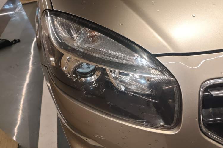 Used Renault Koleos 2012 2.5L Two-Wheel Drive Comfort Edition with Navigation Right Front Headlight