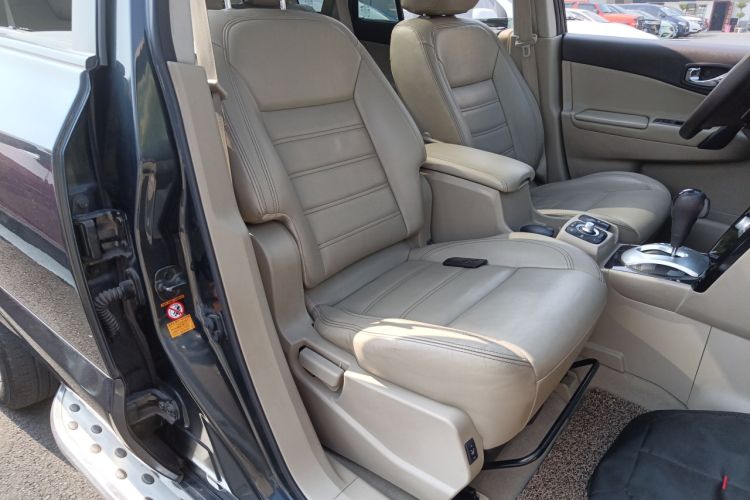 Used Renault Koleos 2012 2.5L 4x4 Comfort Edition with Navigation Right Front Seat