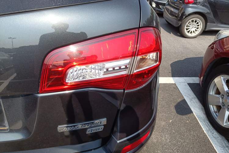Used Renault Koleos 2012 2.5L 4x4 Comfort Edition with Navigation Right Rear Taillight