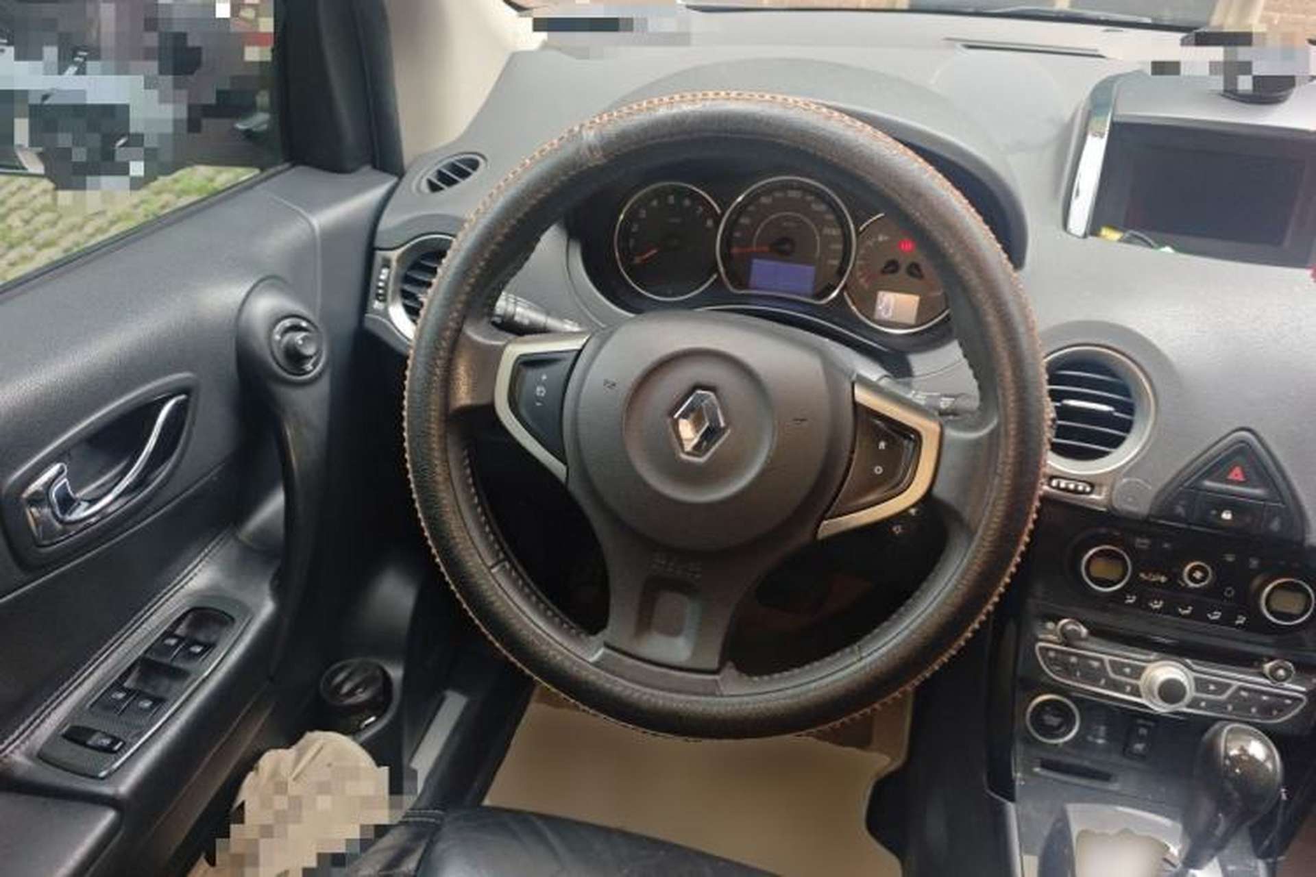 Used Renault Koleos 2012 2.5L Two-Wheel Drive Comfort Edition with Navigation Steering Wheel