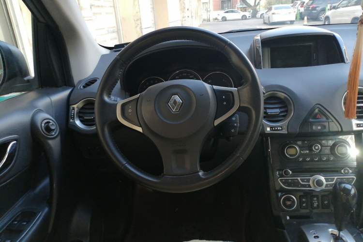 Used Renault Koleos 2012 2.5L 4x4 Comfort Edition with Navigation Steering Wheel