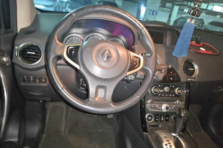 Used Renault Koleos 2012 2.5L 4x4 Comfort Edition with Navigation Steering Wheel