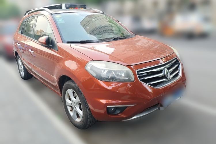 Used Renault Koleos 2012 2.5L 4x4 Comfort Edition with Navigation Front Right 45 Deg