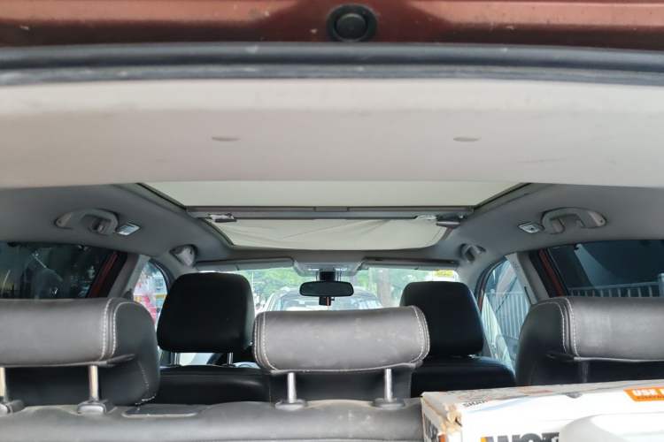 Used Renault Koleos 2012 2.5L 4x4 Comfort Edition with Navigation Headliner