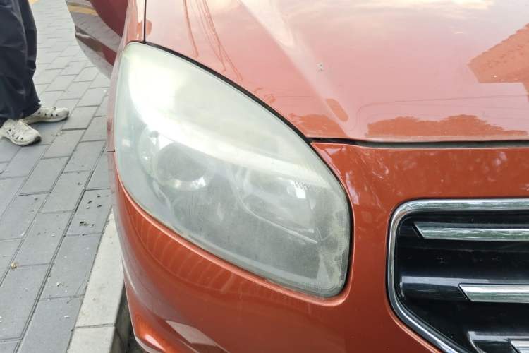 Used Renault Koleos 2012 2.5L 4x4 Comfort Edition with Navigation Right Front Headlight