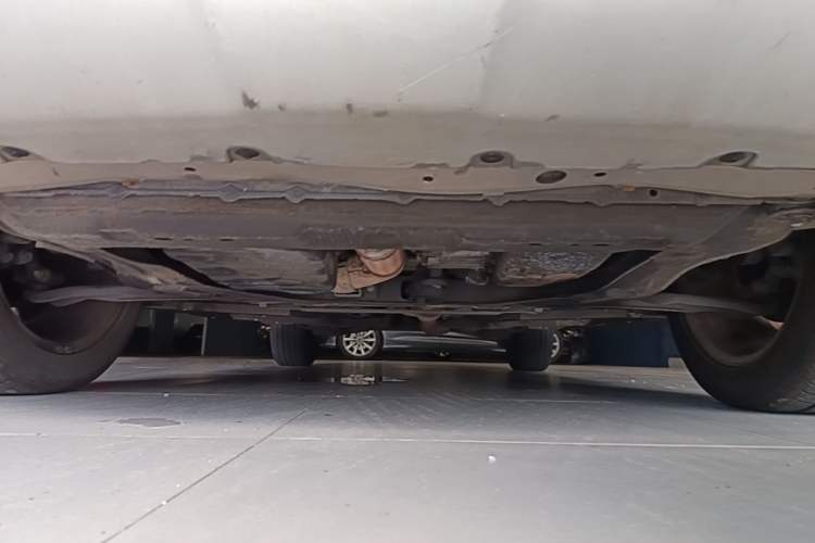 Used Renault Koleos 2012 2.5L 4x4 Luxury Navigation Edition Chassis Front