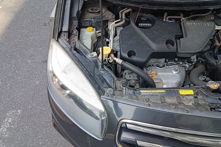 Used Renault Koleos 2012 2.5L 4x4 Comfort Edition with Navigation Engine Bay Right