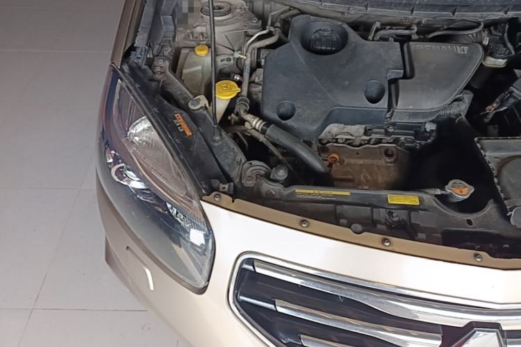 Used Renault Koleos 2012 2.5L 4x4 Luxury Navigation Edition Engine Bay Right