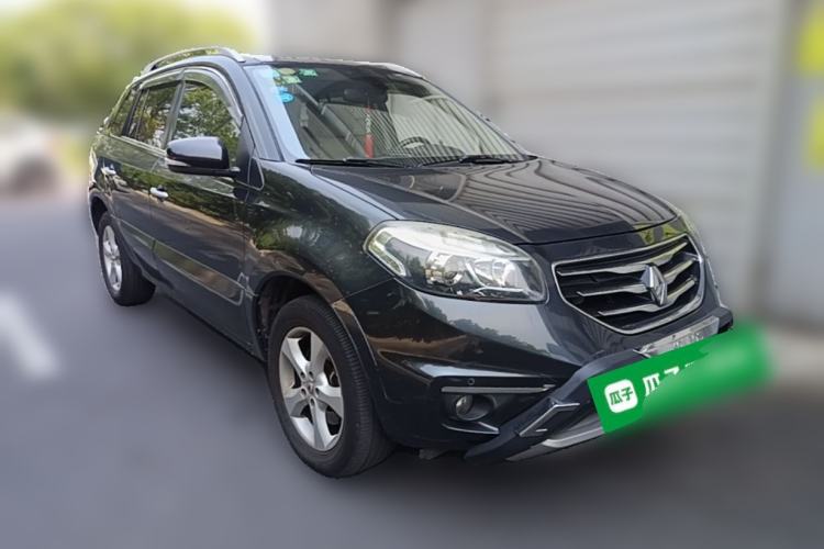 Used Renault Koleos 2012 2.5L 4x4 Comfort Edition with Navigation Front Right 45 Deg