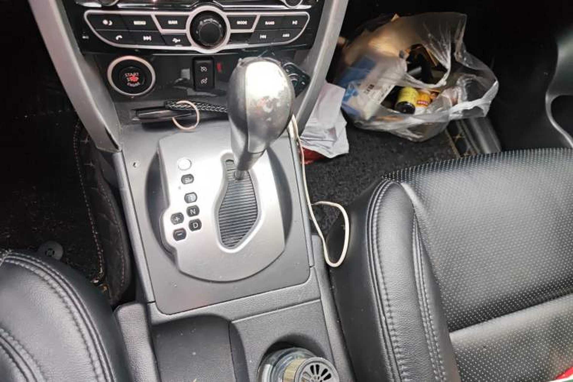 Used Renault Koleos 2012 2.5 Two-Wheel Drive Urban Edition Gear Lever