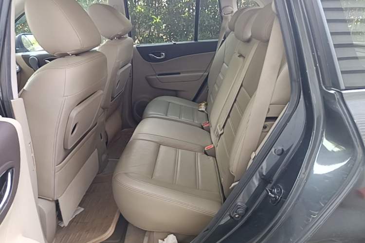 Used Renault Koleos 2012 2.5L 4x4 Comfort Edition with Navigation Left Rear Seat
