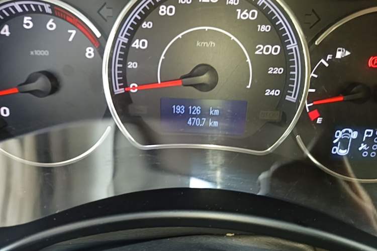 Used Renault Koleos 2012 2.5L 4x4 Comfort Edition with Navigation Odometer Close Up