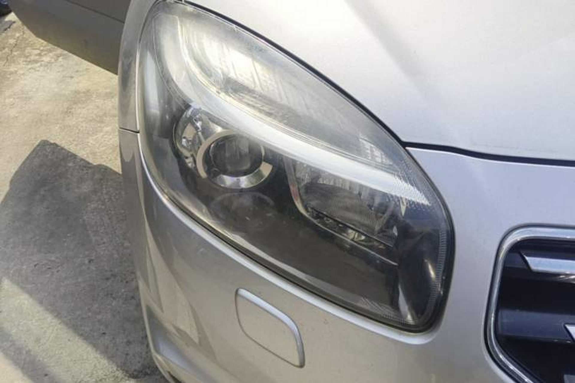 Used Renault Koleos 2012 2.5L 4x4 Luxury Navigation Edition Right Front Headlight