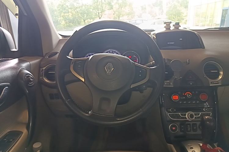 Used Renault Koleos 2012 2.5L 4x4 Luxury Navigation Edition Steering Wheel