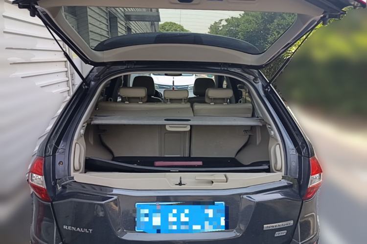 Used Renault Koleos 2012 2.5L 4x4 Comfort Edition with Navigation Trunk
