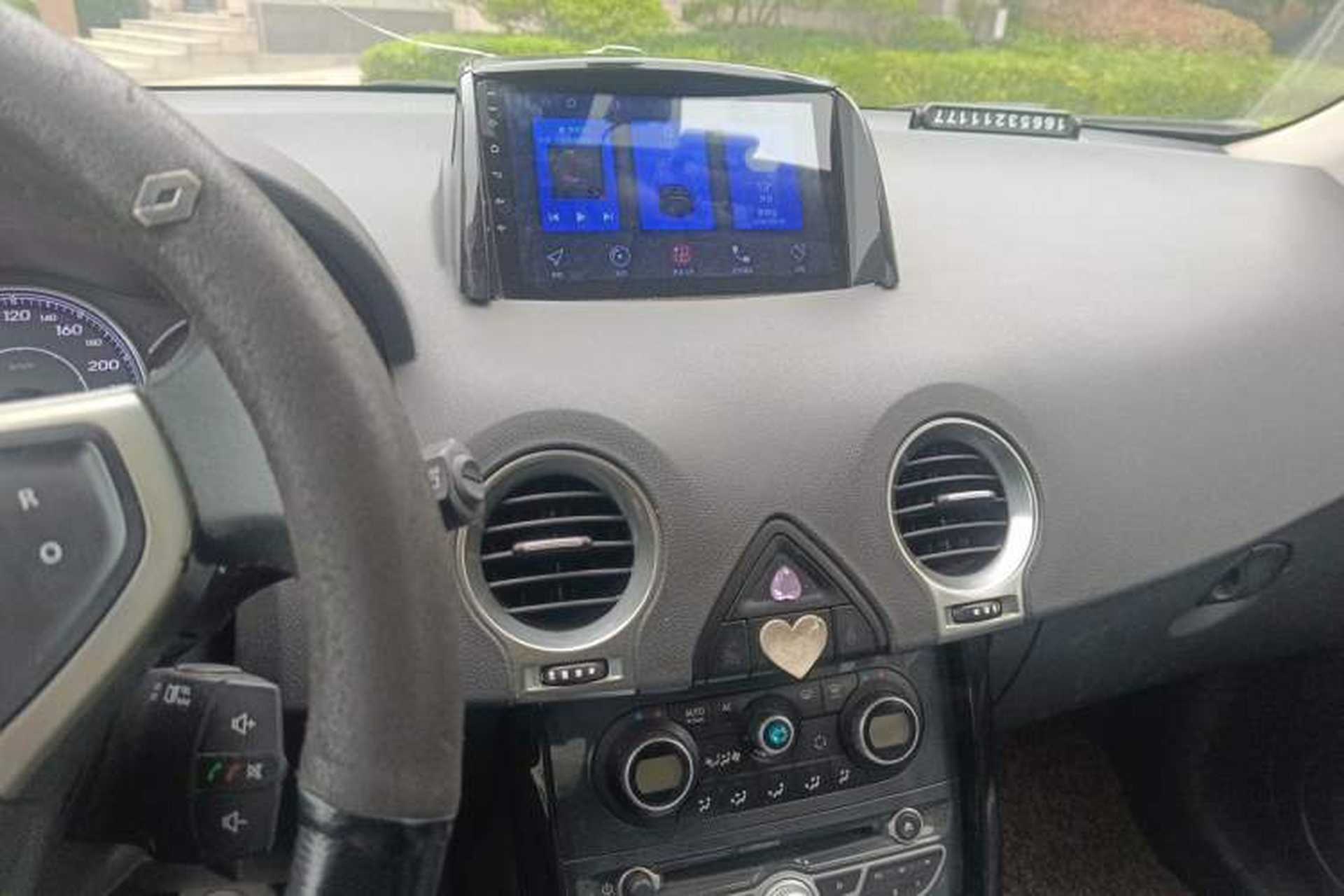 Used Renault Koleos 2012 2.5L 4x4 Comfort Edition with Navigation Audio And AC Panel