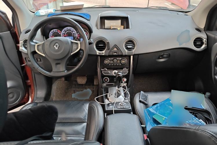 Used Renault Koleos 2012 2.5L Two-Wheel Drive Comfort Edition with Navigation Center Console