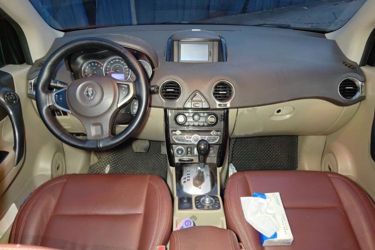 Used Renault Koleos 2012 2.5L 4x4 Luxury Navigation Edition Center Console