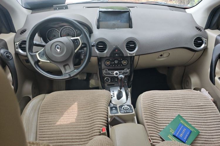 Used Renault Koleos 2012 2.5L 4x4 Comfort Edition with Navigation Center Console