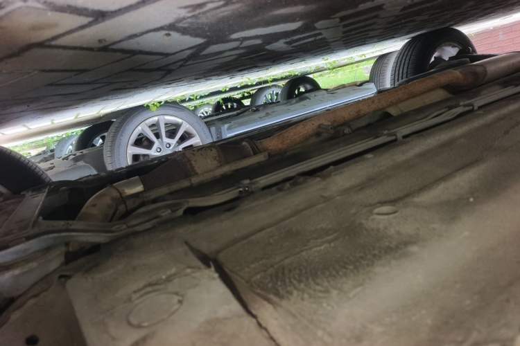 Used Renault Koleos 2012 2.5L 4x4 Luxury Navigation Edition Chassis Front Right