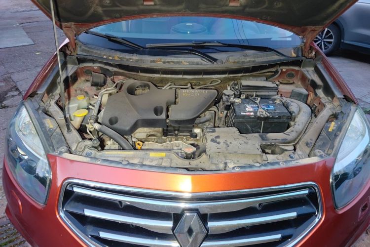 Used Renault Koleos 2012 2.5L 4x4 Luxury Navigation Edition Engine Bay