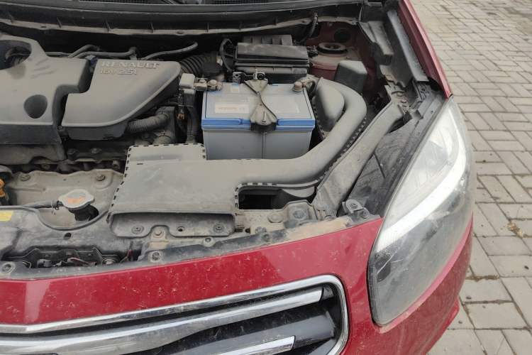 Used Renault Koleos 2012 2.5L 4x4 Comfort Edition with Navigation Engine Bay Left