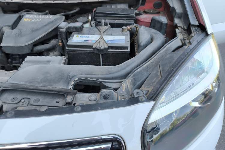 Used Renault Koleos 2012 2.5L 4x4 Comfort Edition with Navigation Engine Bay Left