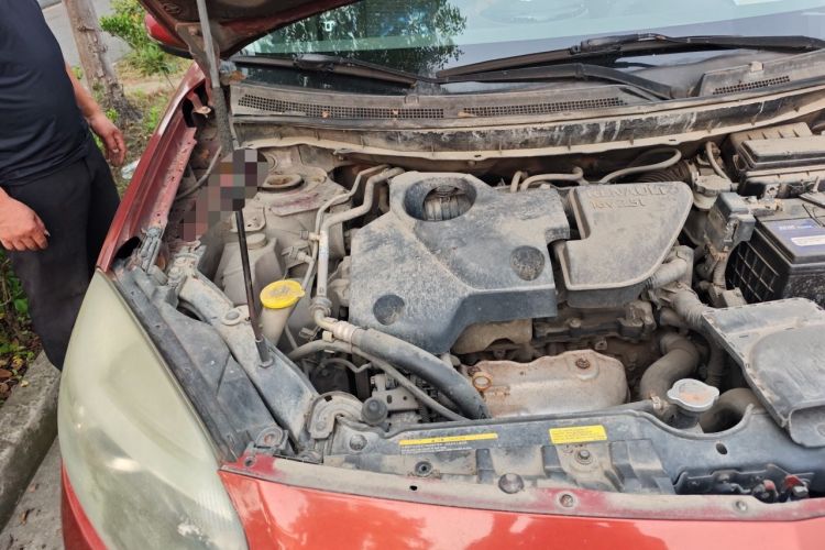 Used Renault Koleos 2012 2.5L Two-Wheel Drive Comfort Edition with Navigation Engine Bay Right