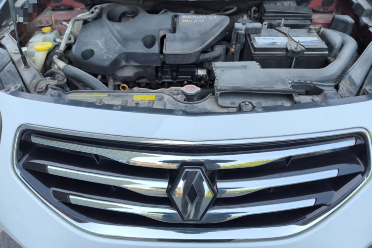 Used Renault Koleos 2012 2.5L 4x4 Comfort Edition with Navigation Engine Bay