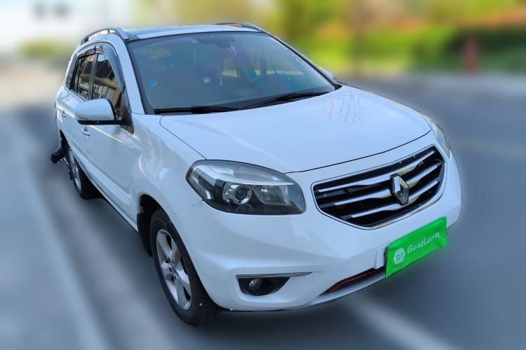 Used Renault Koleos 2012 2.5L 4x4 Comfort Edition with Navigation Front Right 45 Deg