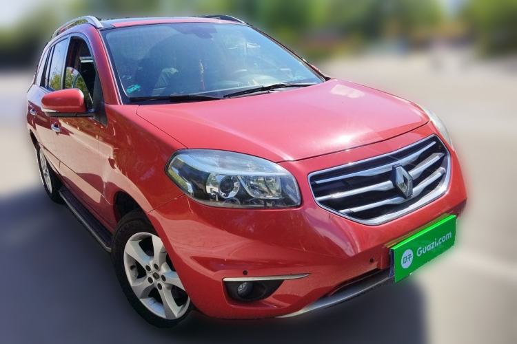 Used Renault Koleos 2012 2.5L 4x4 Comfort Edition with Navigation Front Right 45 Deg