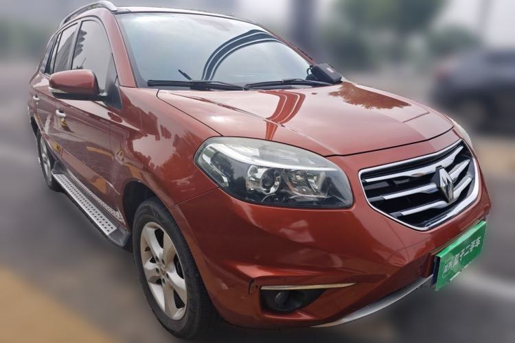 Used Renault Koleos 2012 2.5L 4x4 Comfort Edition with Navigation Front Right 45 Deg