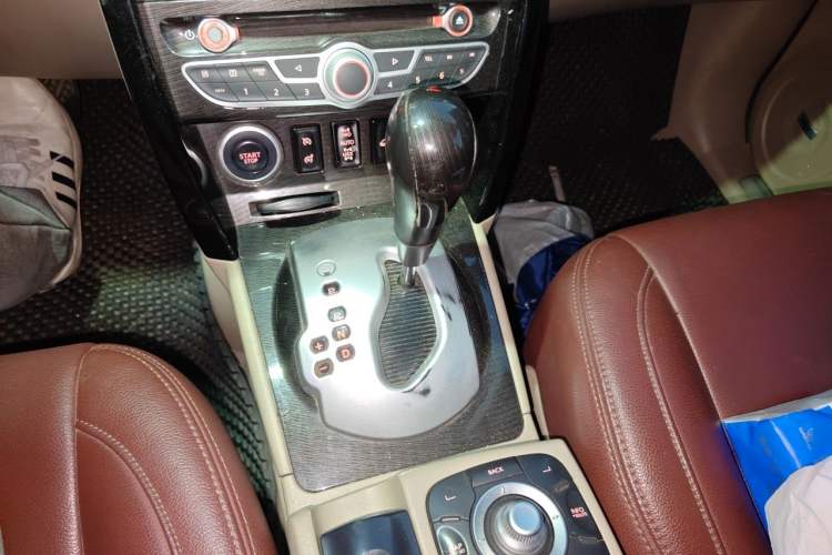 Used Renault Koleos 2012 2.5L 4x4 Luxury Navigation Edition Gear Lever
