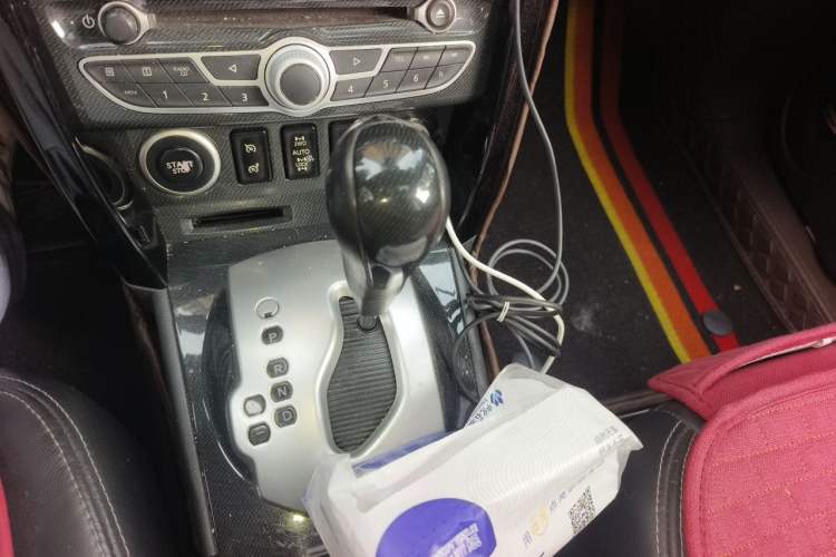 Used Renault Koleos 2012 2.5L 4x4 Luxury Navigation Edition Gear Lever