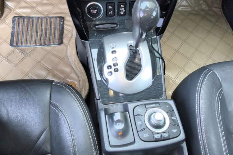 Used Renault Koleos 2012 2.5L 4x4 Comfort Edition with Navigation Gear Lever