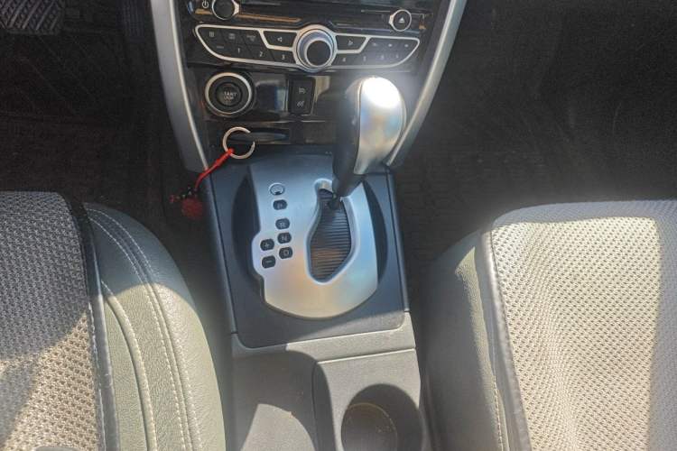 Used Renault Koleos 2012 2.5 Two-Wheel Drive Urban Edition Gear Lever