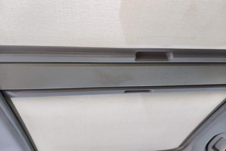 Used Renault Koleos 2012 2.5L 4x4 Comfort Edition with Navigation Headliner