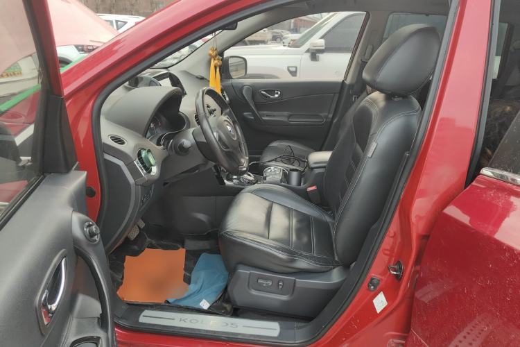 Used Renault Koleos 2012 2.5L 4x4 Comfort Edition with Navigation Left Front Seat