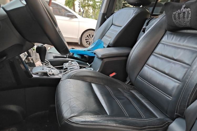 Used Renault Koleos 2012 2.5L Two-Wheel Drive Comfort Edition with Navigation Left Front Seat