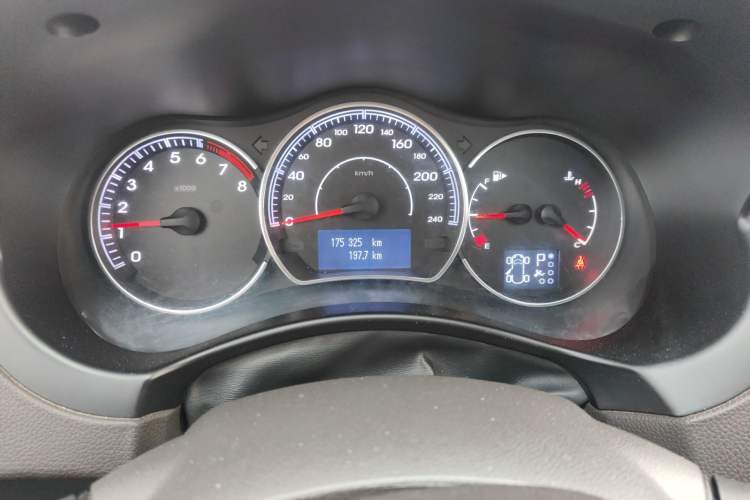 Used Renault Koleos 2012 2.5L 4x4 Comfort Edition with Navigation Odometer Close Up