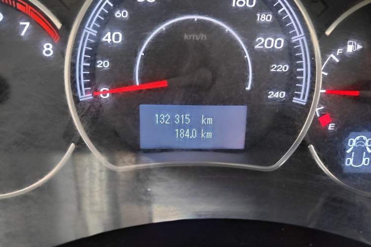 Used Renault Koleos 2012 2.5L Two-Wheel Drive Comfort Edition with Navigation Odometer Close Up