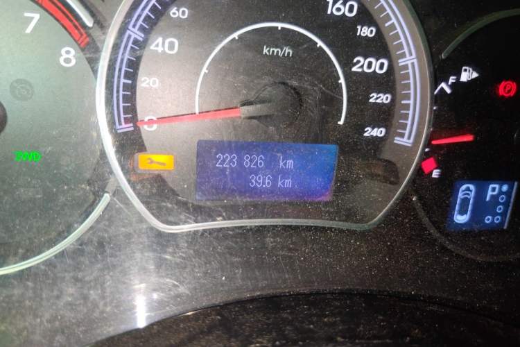 Used Renault Koleos 2012 2.5L 4x4 Luxury Navigation Edition Odometer Close Up