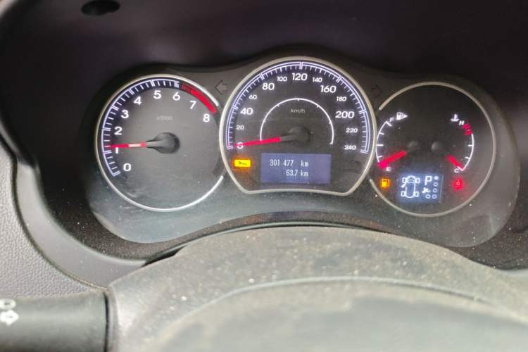 Used Renault Koleos 2012 2.5L Two-Wheel Drive Comfort Edition with Navigation Odometer Close Up