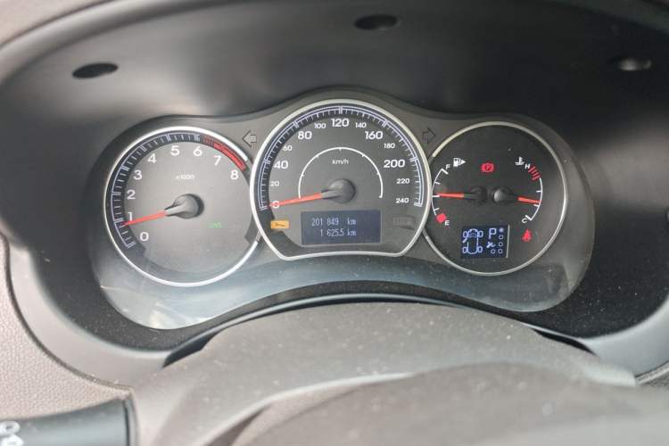 Used Renault Koleos 2012 2.5L 4x4 Comfort Edition with Navigation Odometer Close Up