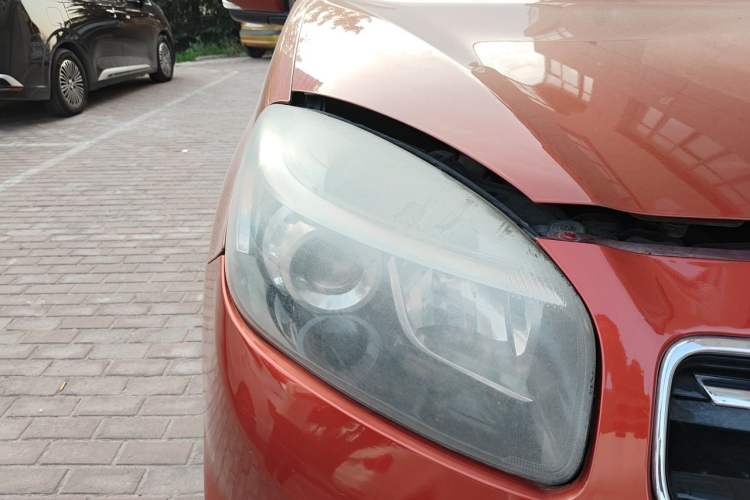 Used Renault Koleos 2012 2.5L Two-Wheel Drive Comfort Edition with Navigation Right Front Headlight