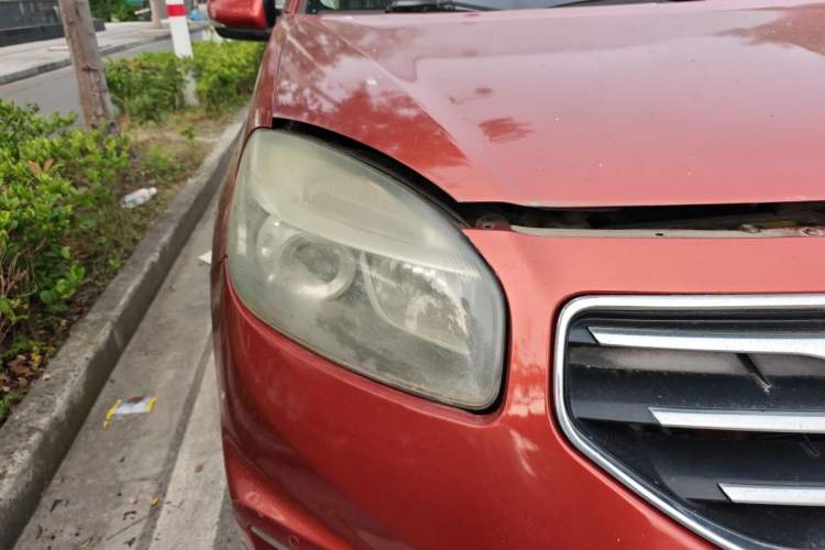 Used Renault Koleos 2012 2.5L Two-Wheel Drive Comfort Edition with Navigation Right Front Headlight