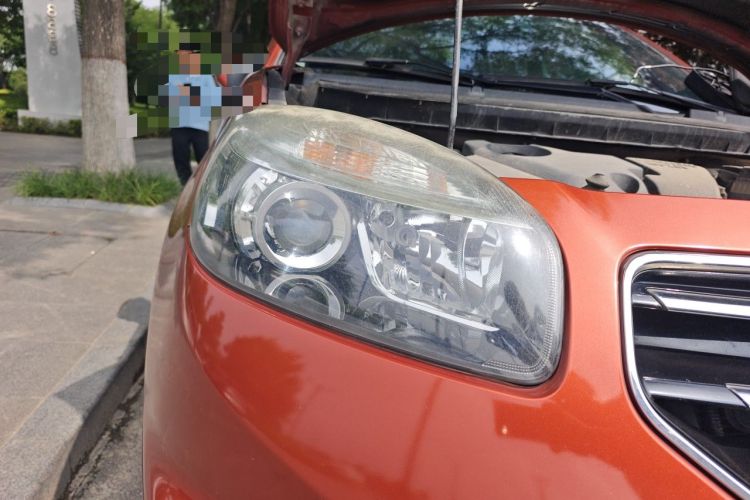 Used Renault Koleos 2012 2.5L 4x4 Comfort Edition with Navigation Right Front Headlight